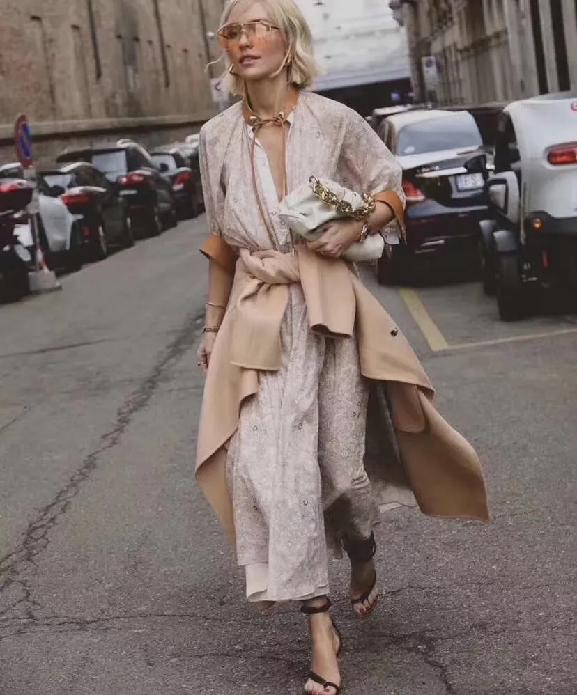 THE CHAIN ​​POUCH Milan Fashion Actress Street Photo ☑️ So healing and perfect